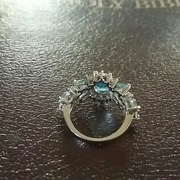 Ring - Picture 4 of 6